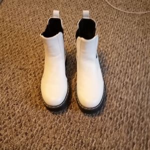 Sincerely Jules white boots